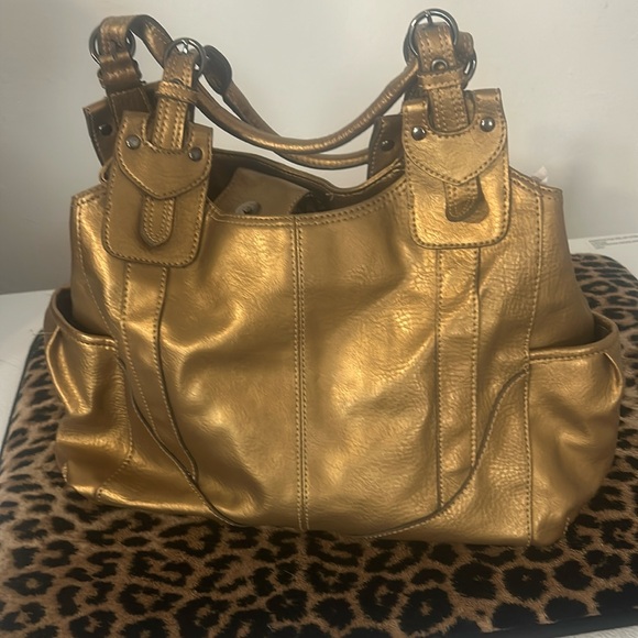 Metallic Gold Leather Handbag ๐. OS - Picture 1 of 5